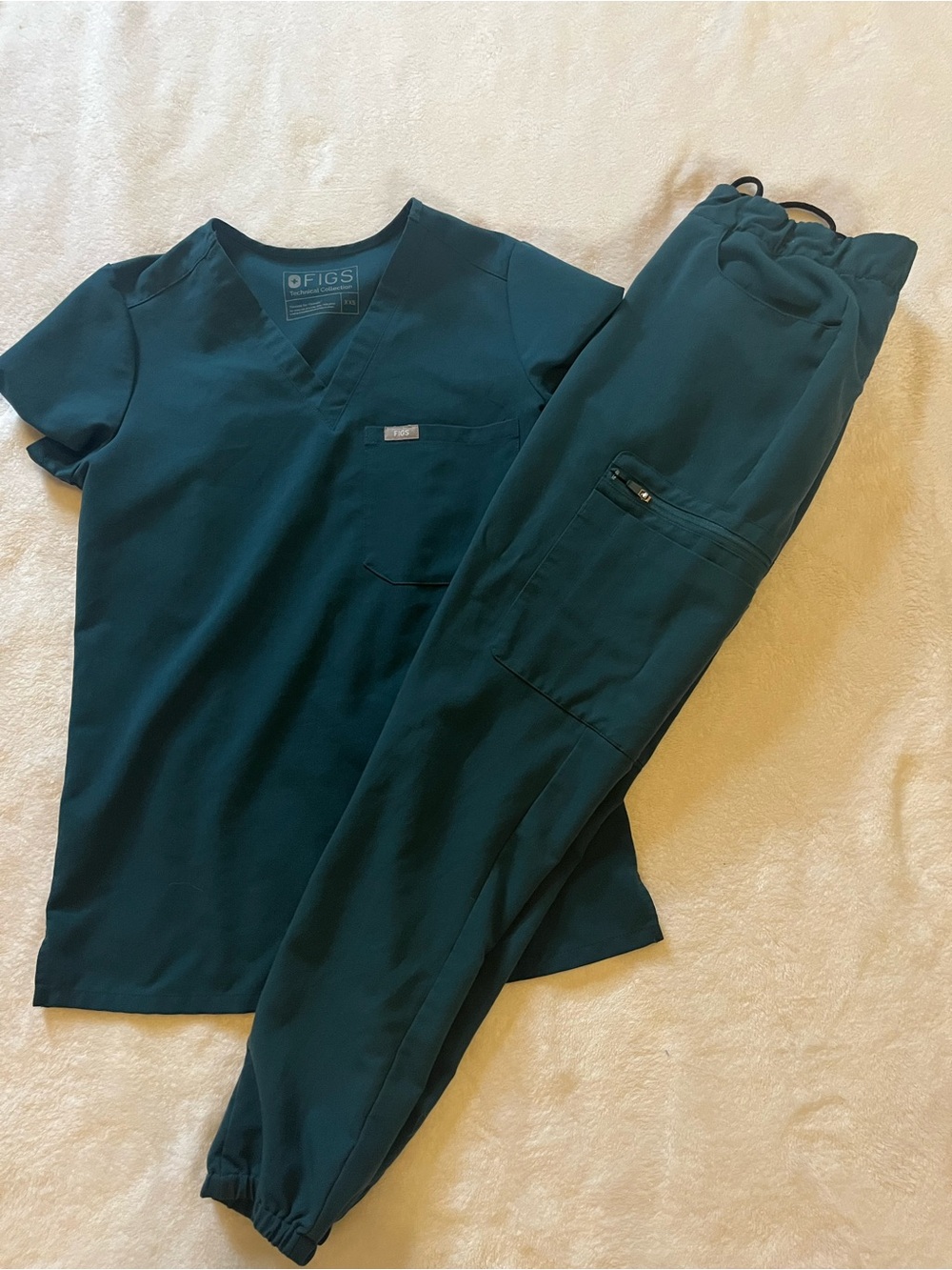 Figs Women's Jogger Scrub Set in Caribbean Blue XXS